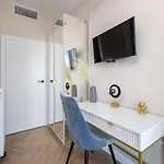 2-bedroom Delux Wwa25 Appartamento Varsavia
